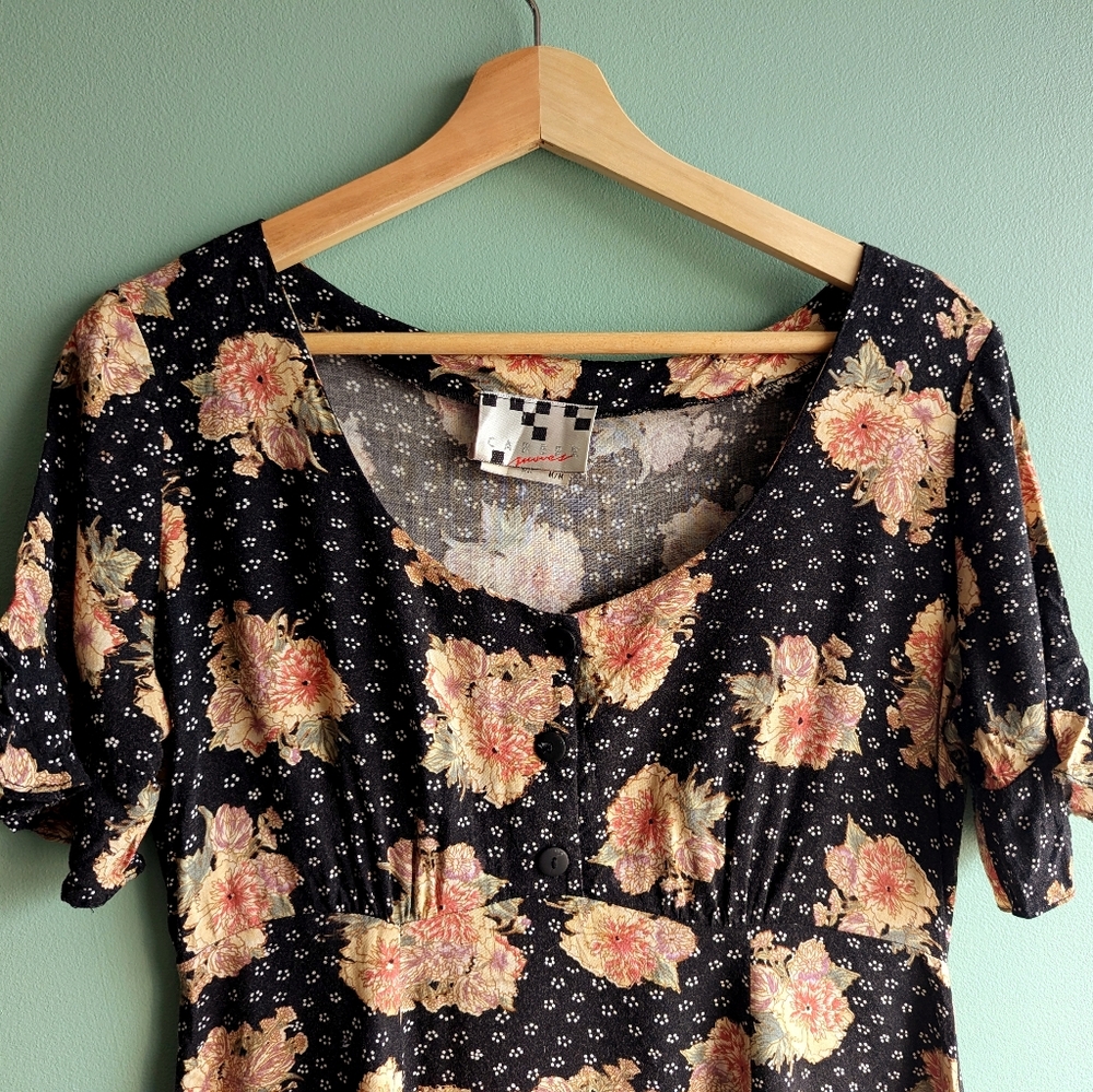 90s rayon floral dress with flutter sleeves size M